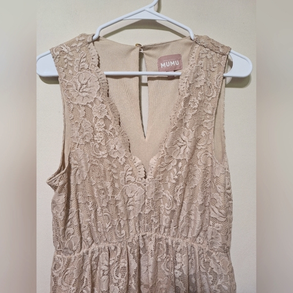 Show Me Your MuMu large sleeveless champagne lace Sandra maxi dress v-neck - Picture 3 of 8